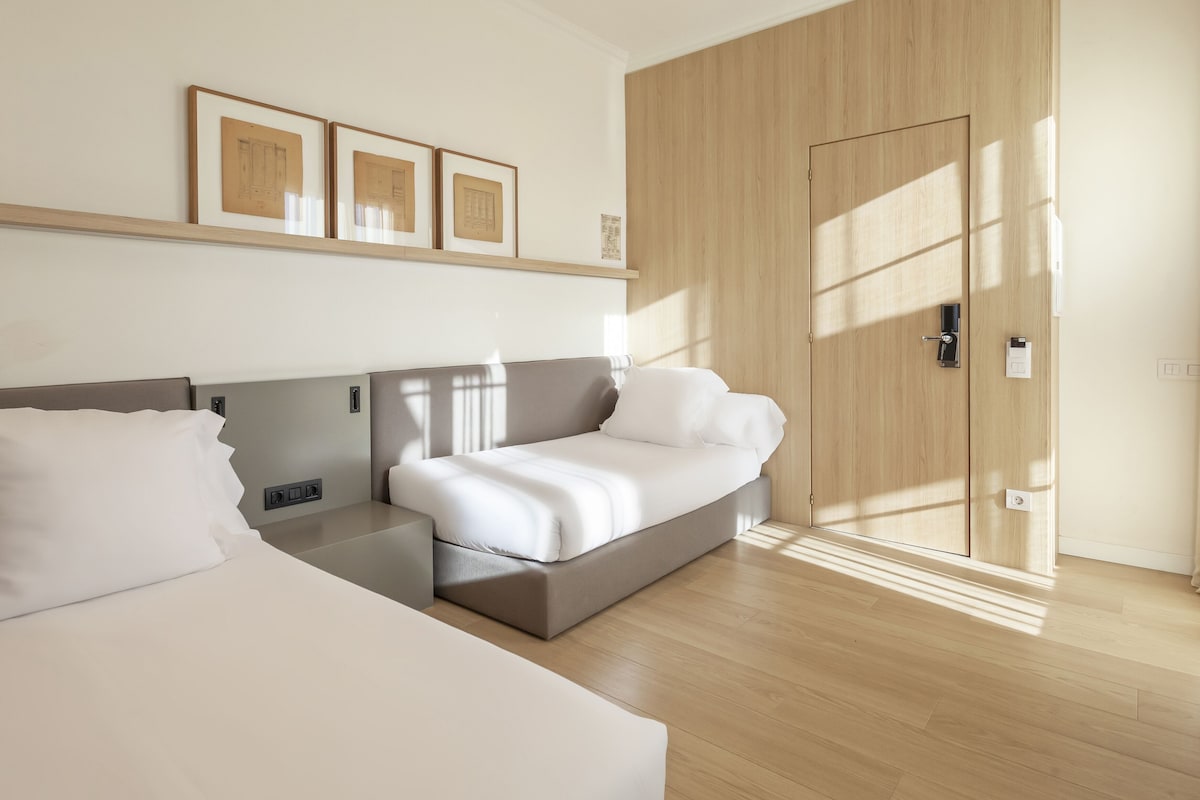 Family Room with Terrace — Expedia listing photograph