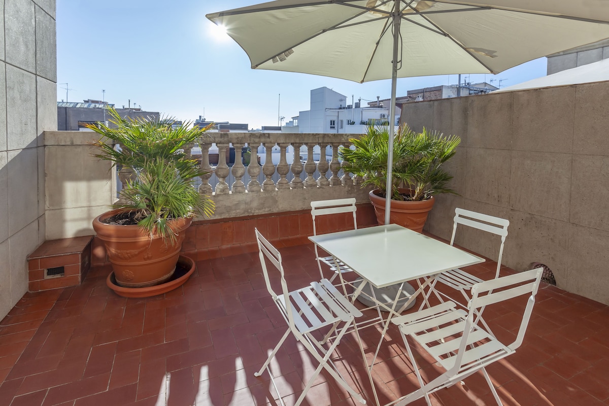 Family Room with Terrace — Expedia listing photograph